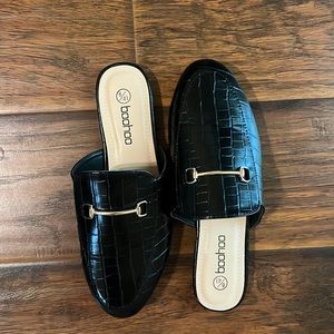 Flat mules